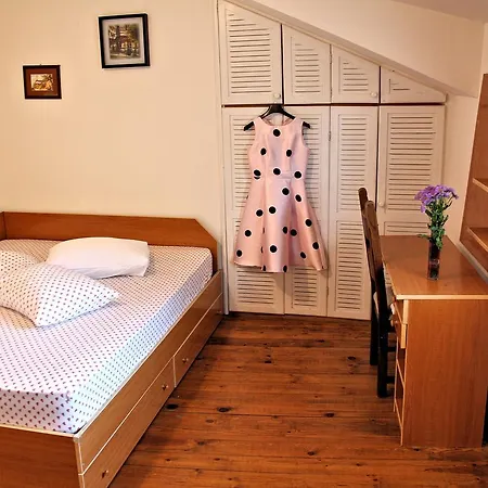 Lover's Nest Next To The Appartement Varna