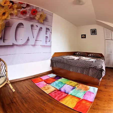 Lover's Nest Next To The Appartement Varna